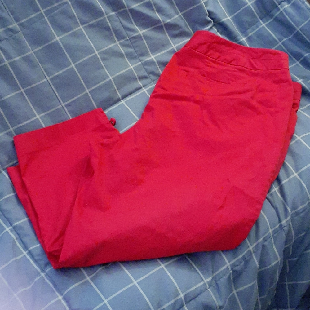 Red Crop  Capri Pants in excellent condition!